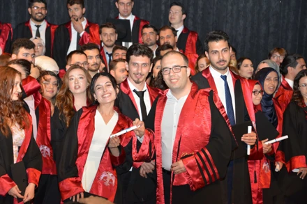 Fakültemizde Mezuniyet Coşkusu